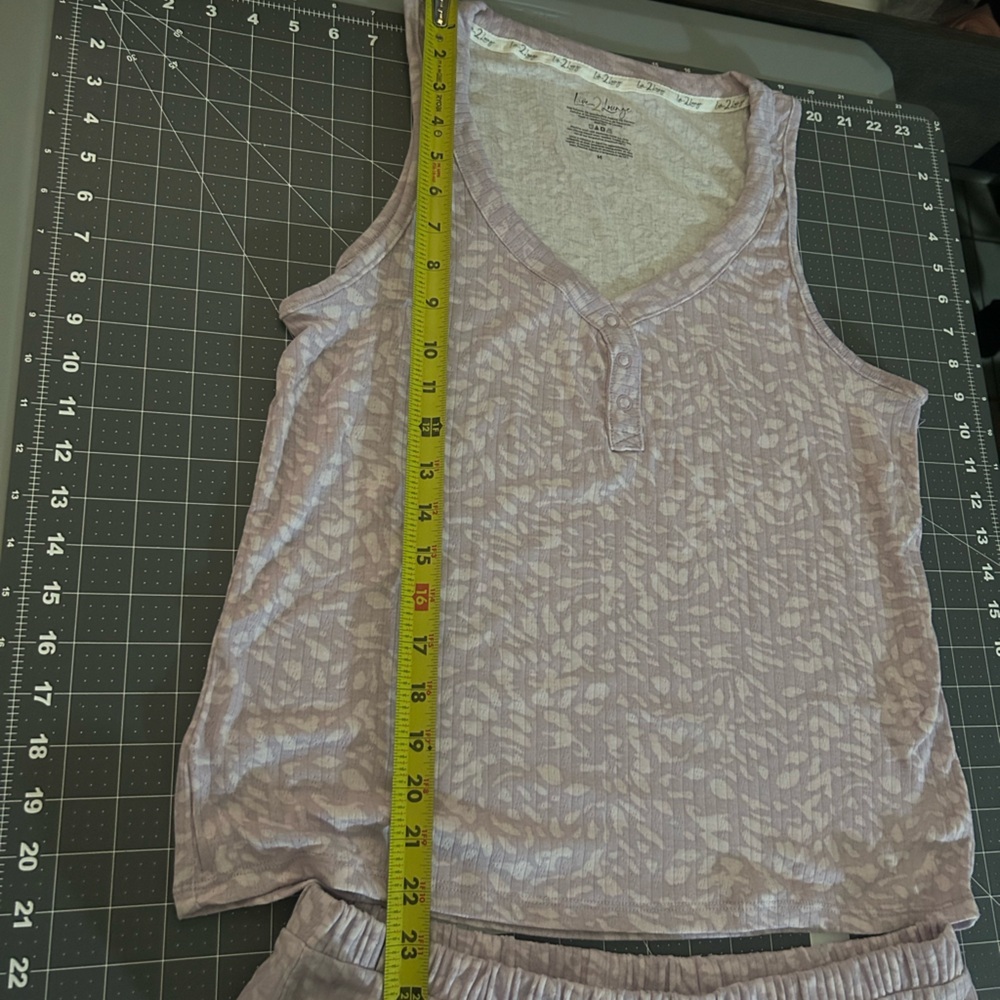 Lavender Patterned Sleepwear Set - Picture 4 of 5